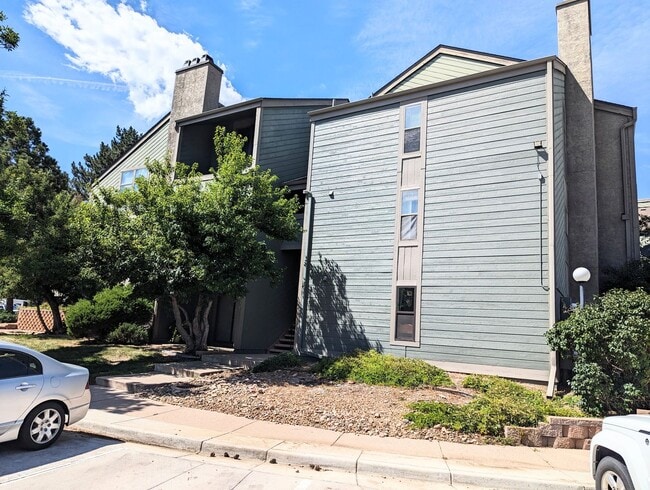 2 Bed 1 Bath Condo Near Cherry Creek - 2 Bed 1 Bath Condo Near Cherry Creek Unidad U9