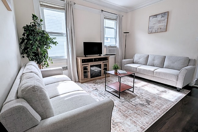 Photo - 108 Gotthart St