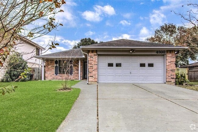Building Photo - 4930 Shadowdale Dr Rental