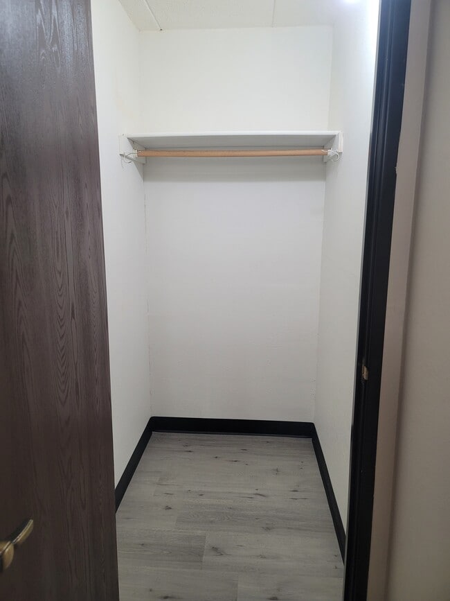 Deering Manor - Section 8: 62+ ,Handicapped,