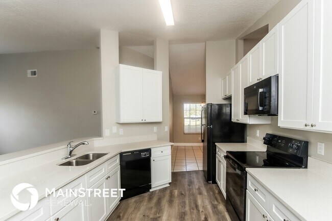 Photo - 1152 Essen Ave NW
