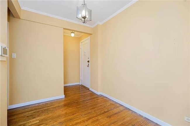 Photo - 6665 Colonial Rd