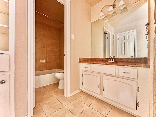 Photo - 2106 Kipling Dr