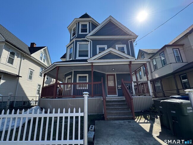 Building Photo - 107 Fremont St Unit 1A