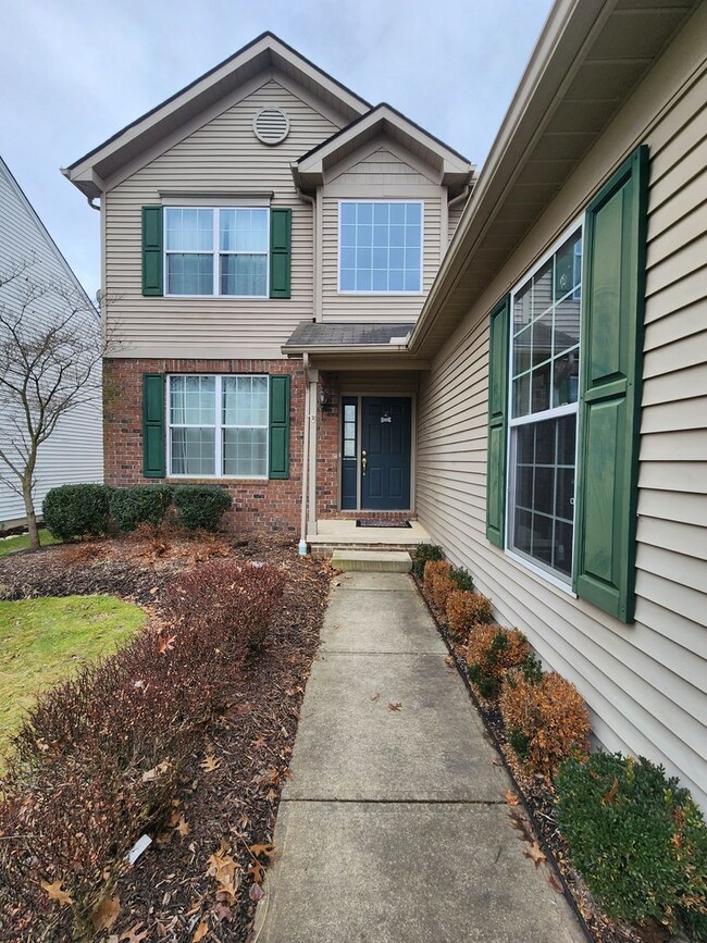 Beautiful 4 Bedroom Home Available in Avon... - Beautiful 4 Bedroom Home Available in Avon...