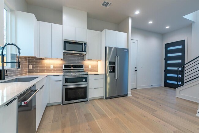 Photo - 2008 Canterbury St