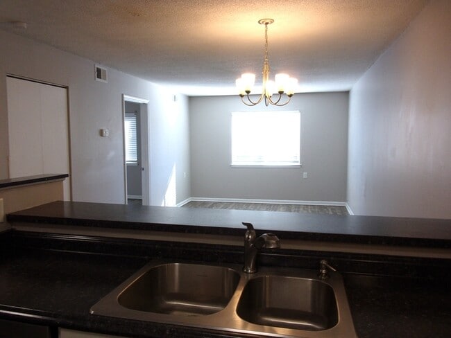 Photo - 1711 Eagles Pl