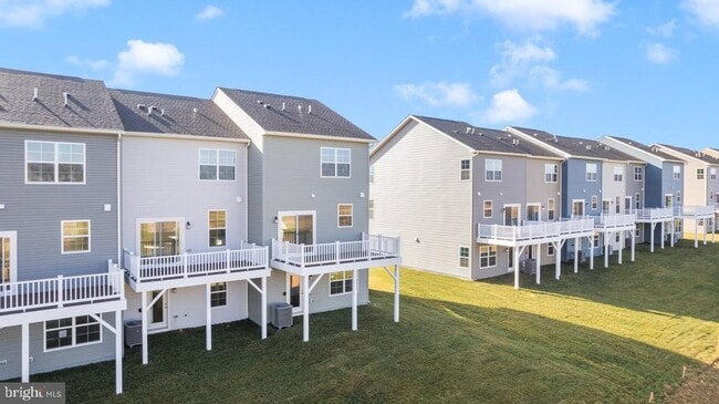 Photo - 569 Seeback Dr