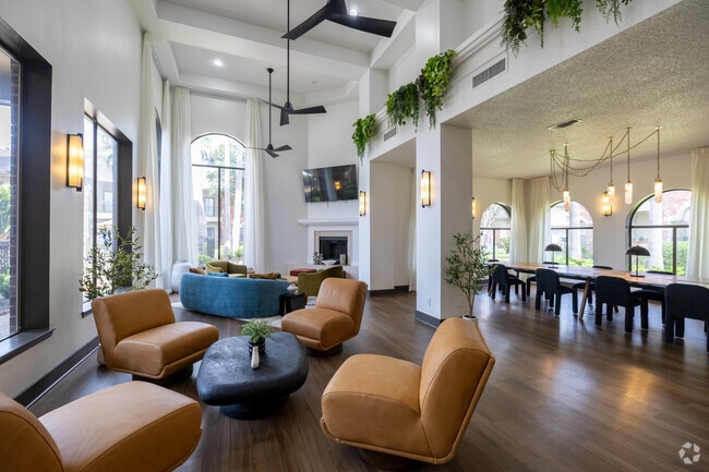 Casa club - Elle at the Medical Center