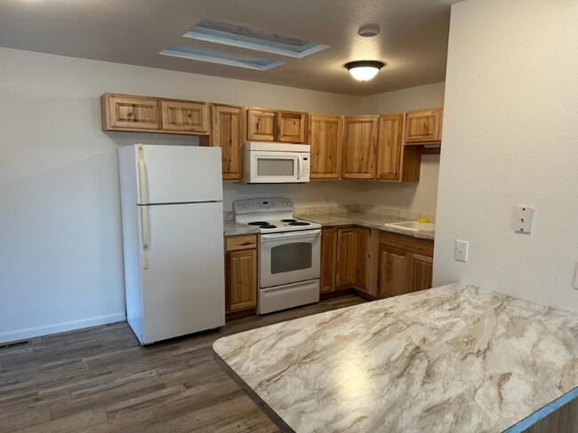 Photo - 4619 W 5th St