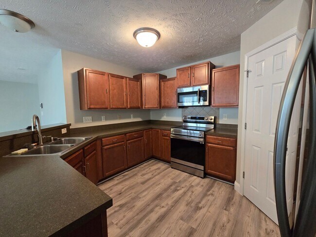 Photo - 362 Broad Dr