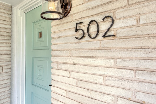 Photo - 502 Downshire Dr