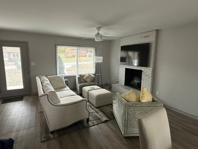 Photo - 1523 Robin Rd