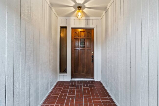 Photo - 1300 W Church St