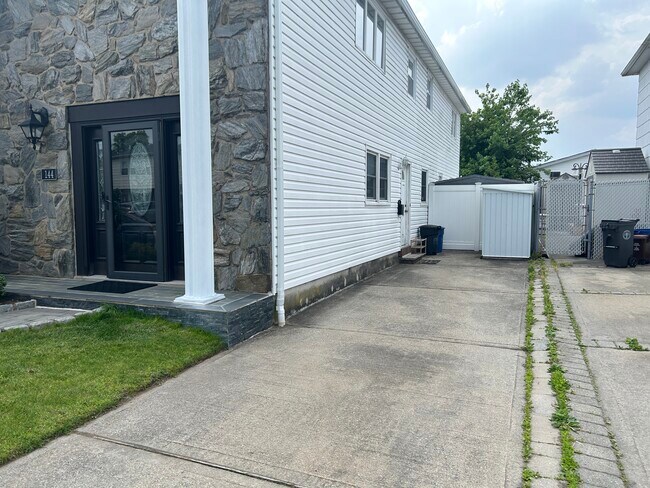 Photo - 144 Bridgetown St