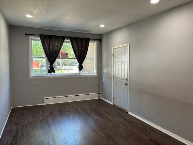 Photo - 3053 N Elbridge Ave