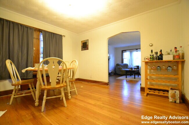 Photo - 21 Wiltshire Rd Unit 1