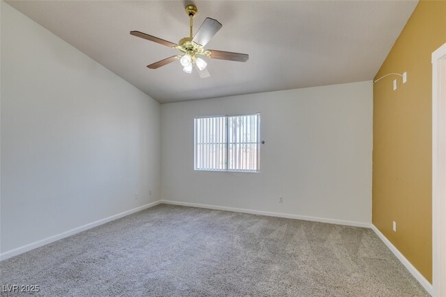 Building Photo - 420 Aloha Dr
