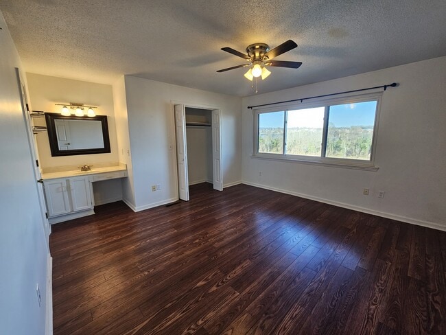 Photo - 637 Battery Pl