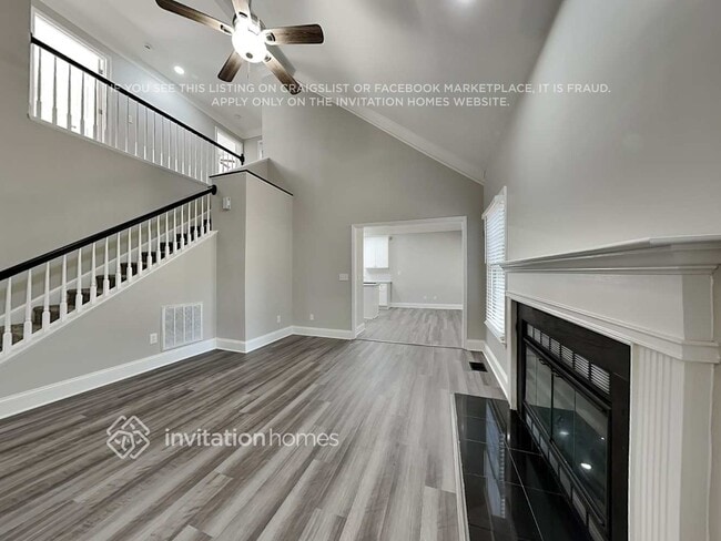 Photo - 504 Willowview Dr