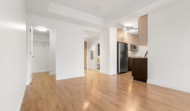 Building Photo - 99 Kneeland St Unit 1012 Rental