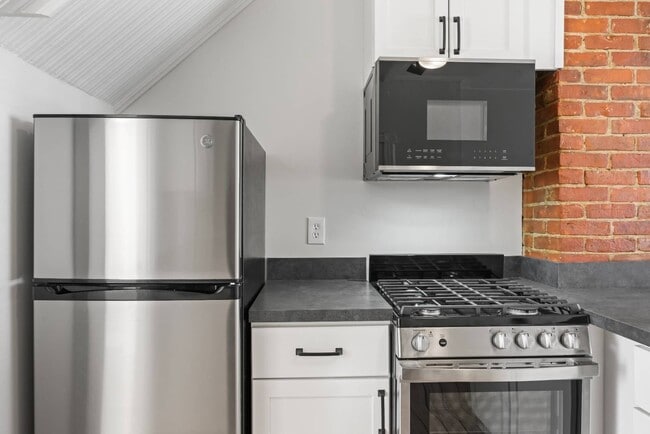 Photo - 35 Saratoga Ave