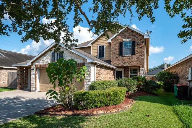 Photo - 10019 Lynnwood Dr