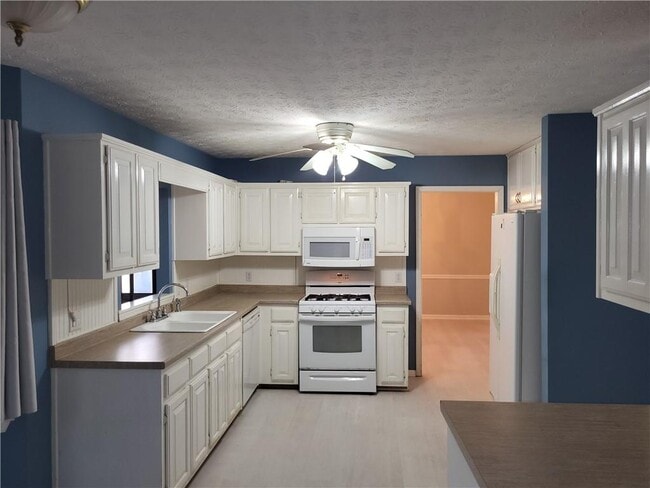 Photo - 2990 Riverbend Dr