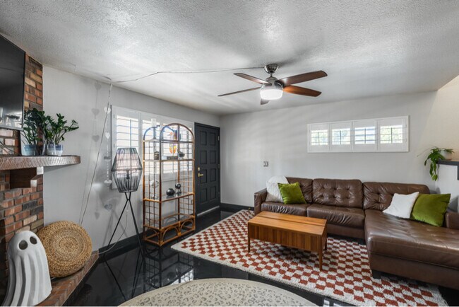 Photo - 5350 N Central Ave