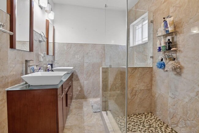 Photo - 7000 Plantation Rd