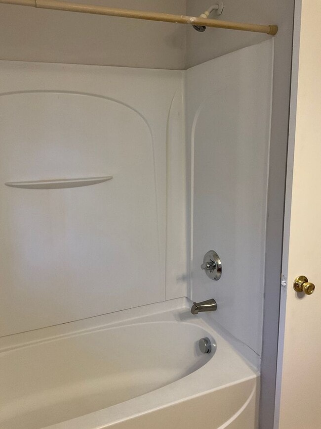 Photo - 4 Bedroom Brick Home in Gastonia - Hardwood Floors, Spacious Rooms!!!