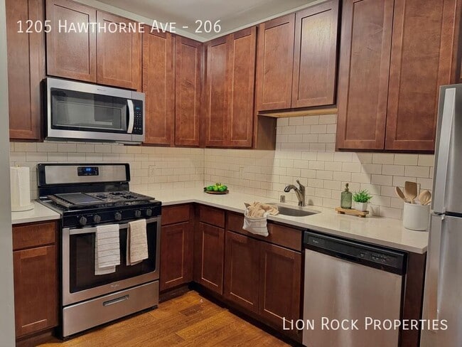 Photo - 1205 Hawthorne Ave Unit 206