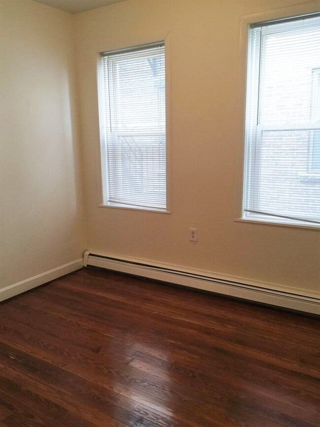 Photo - 76 Frankfort St Unit 2R