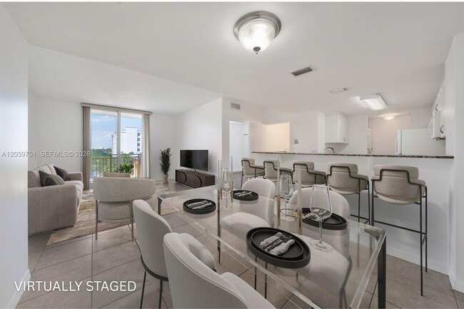 Building Photo - 215 SW 42nd Ave Unit 507