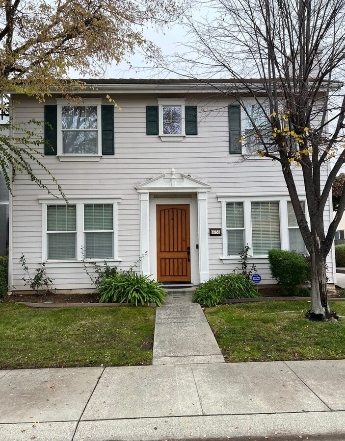 Photo - West Lake Estate