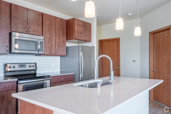 2BR, 2BA - 1168SF - Kitchen