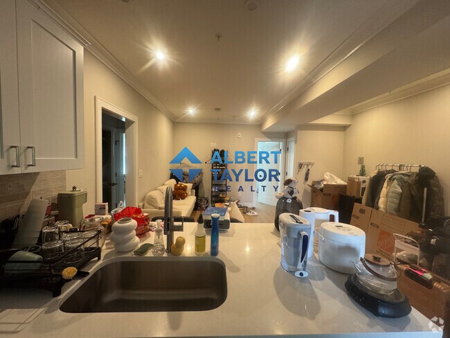Building Photo - 165 Allston St Rental