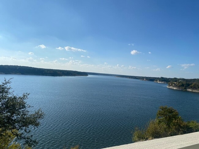 Building Photo - FURNISHED STUDIO CONDO WITH A MILLION DOLL...