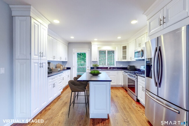 33 Green Ln Unit 1