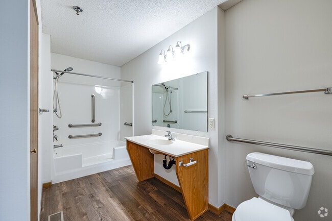 3BR, 1BA - 1102SF - Bathroom