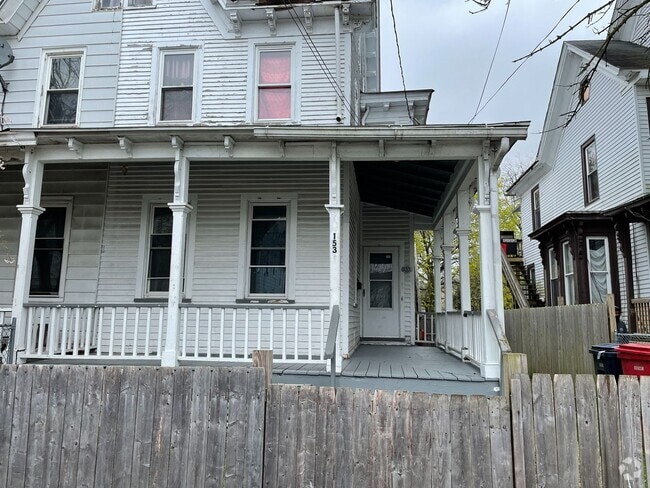Building Photo - 153 Walnut St Unit #1 Rental
