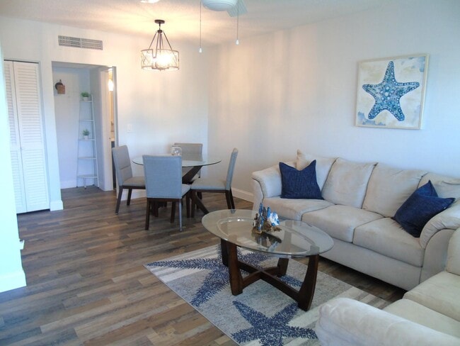 Photo - 309 Circle Dr S Unit S204
