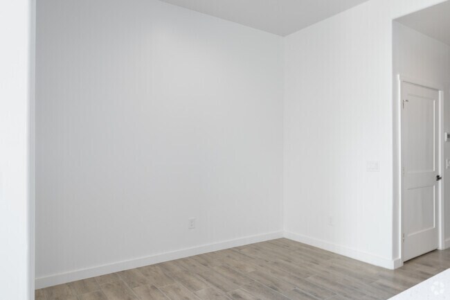 3BR, 2BA - 1270SF - Dining Room