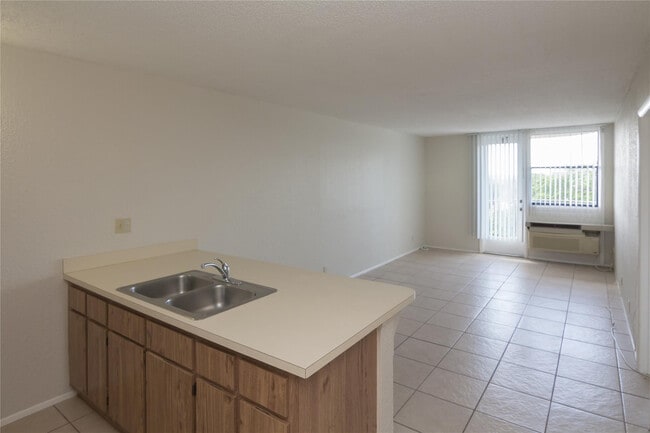 Photo - 2701 Riverside Dr Unit 506