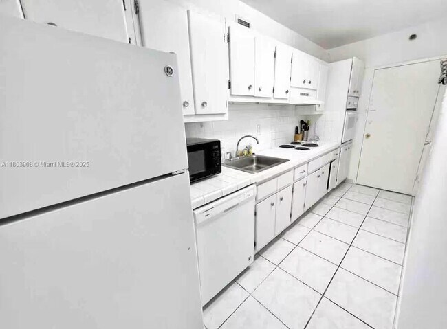 Photo - 100 Lincoln Rd Unidad 1216