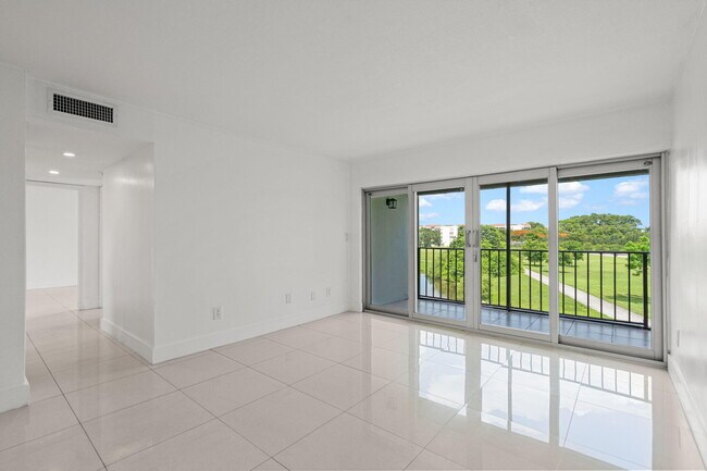Photo - 9170 Fontainebleau Blvd Unit 301