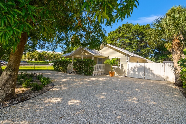 Building Photo - 27748 Pullen Ave