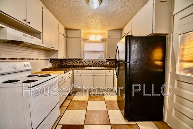 Photo - 5004 40th St