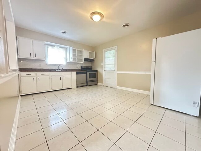 Building Photo - 1869 Costigan Dr Rental