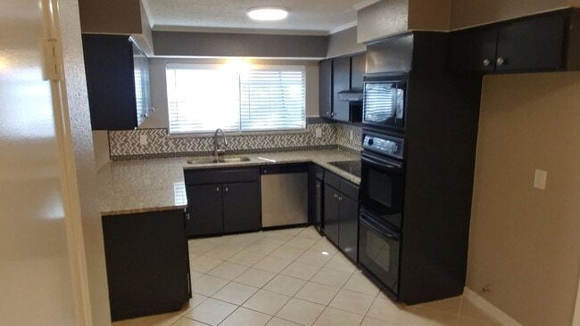Photo - Come and see this well-kept beautiful home today!